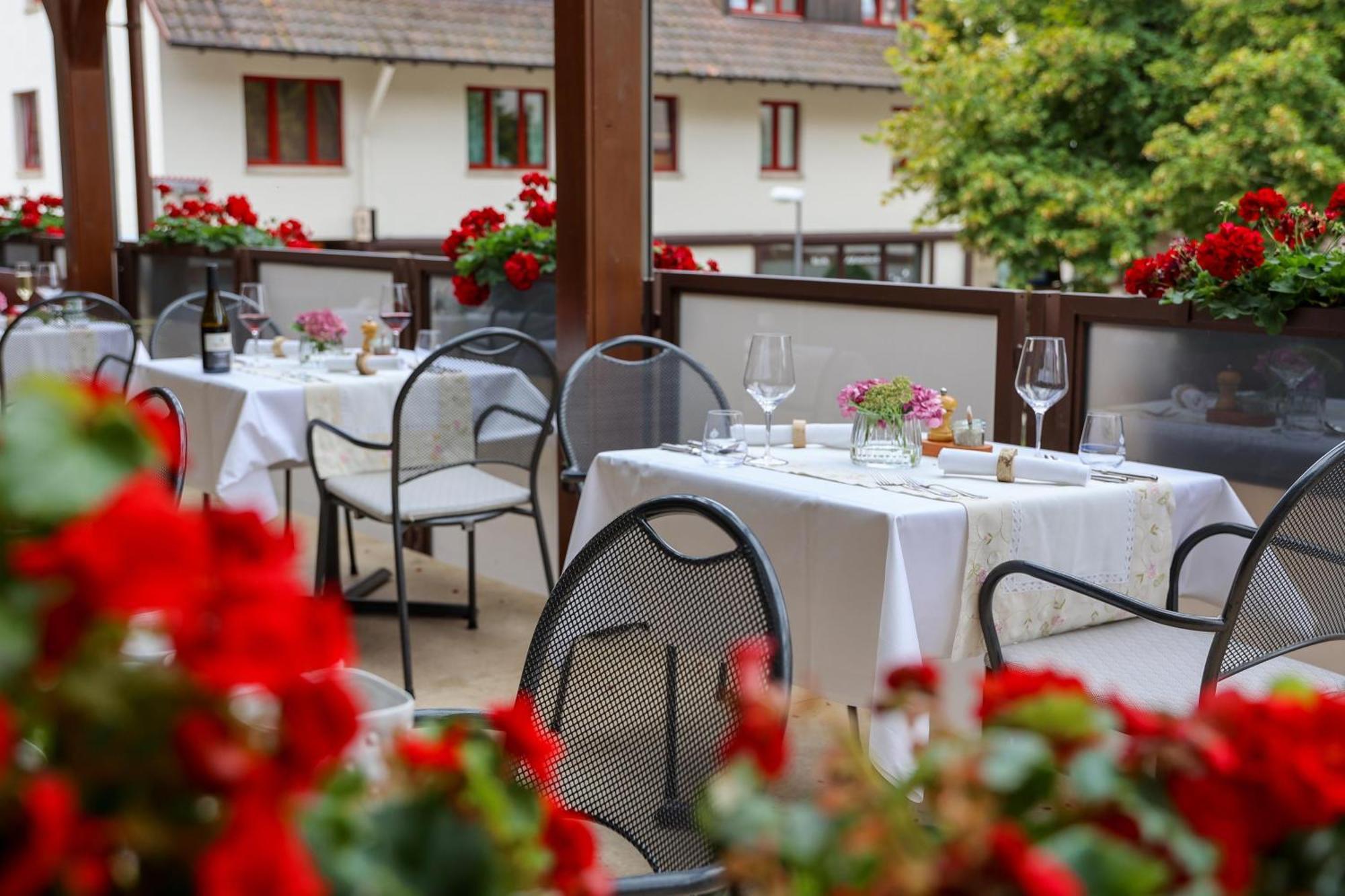 Hotel-Gasthaus Goldener Engel Glottertal Exterior foto